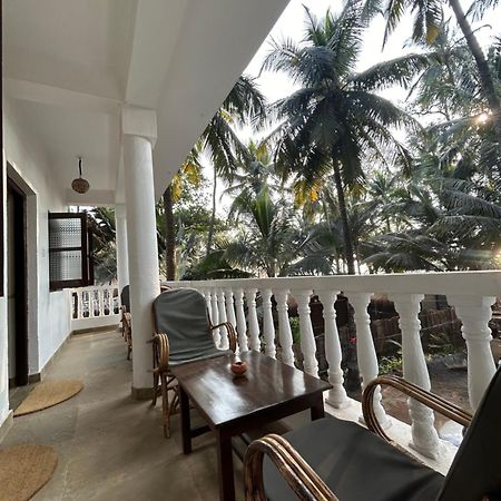 Silent Beach Resort Mandrem Ngoại thất bức ảnh