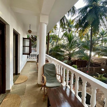 Silent Beach Resort Mandrem Ngoại thất bức ảnh