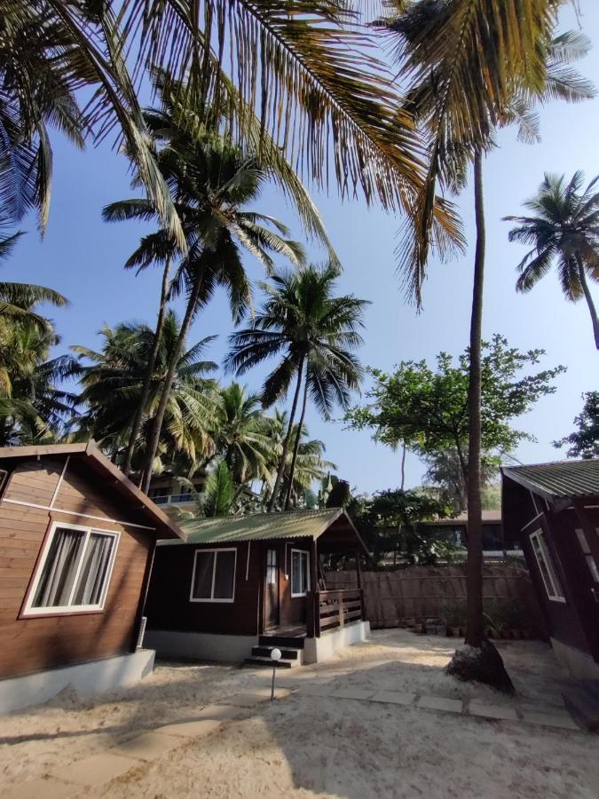 Silent Beach Resort Mandrem Ngoại thất bức ảnh