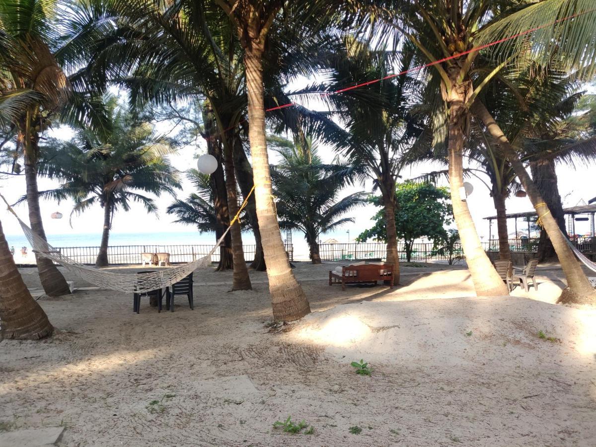 Silent Beach Resort Mandrem Ngoại thất bức ảnh