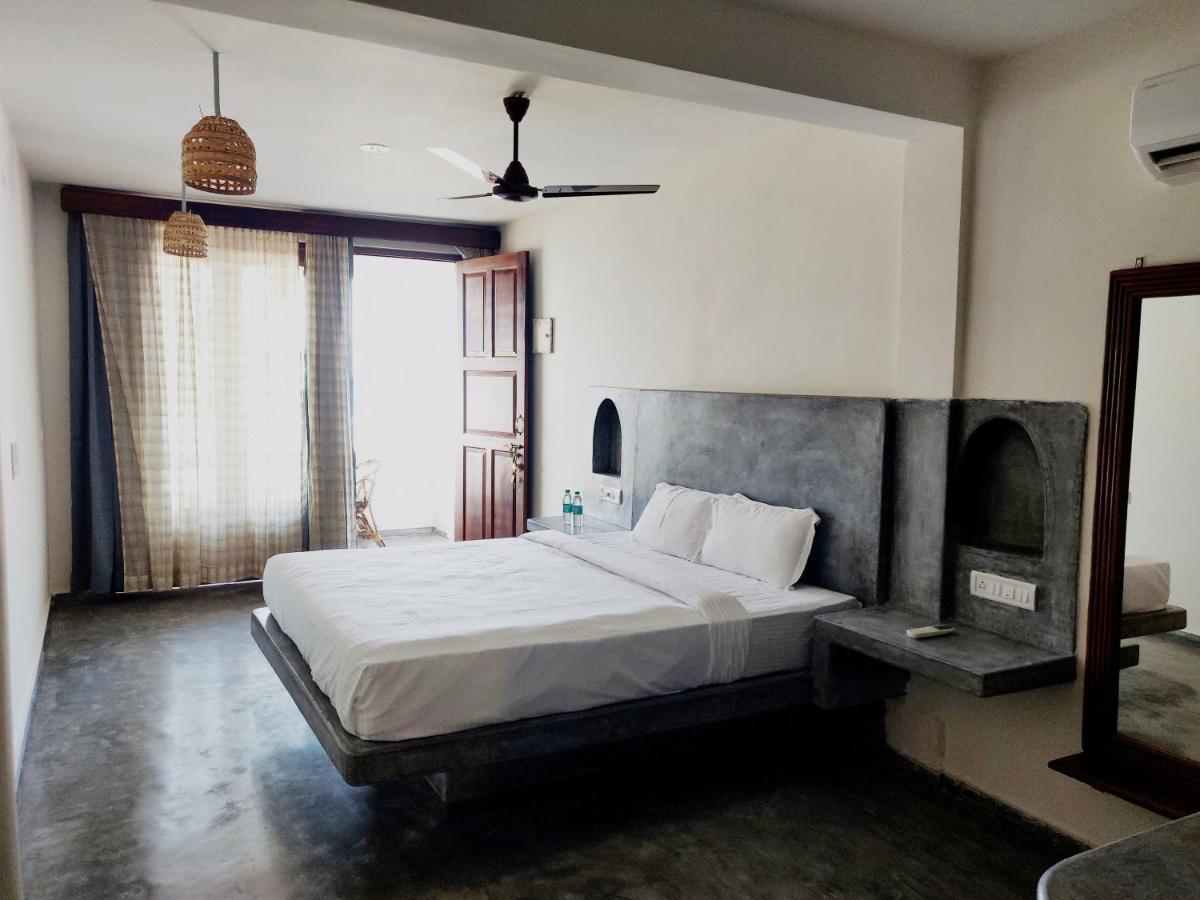 Silent Beach Resort Mandrem Ngoại thất bức ảnh