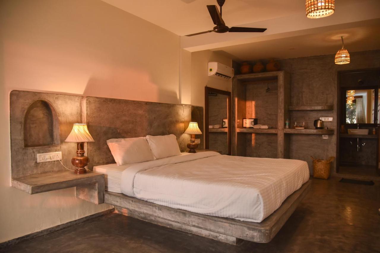Silent Beach Resort Mandrem Ngoại thất bức ảnh