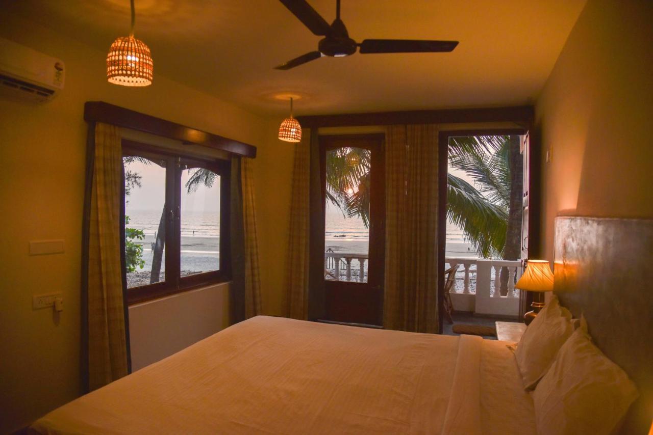 Silent Beach Resort Mandrem Ngoại thất bức ảnh