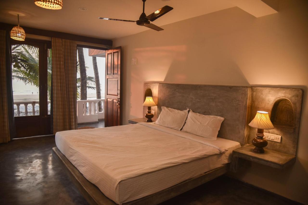 Silent Beach Resort Mandrem Ngoại thất bức ảnh