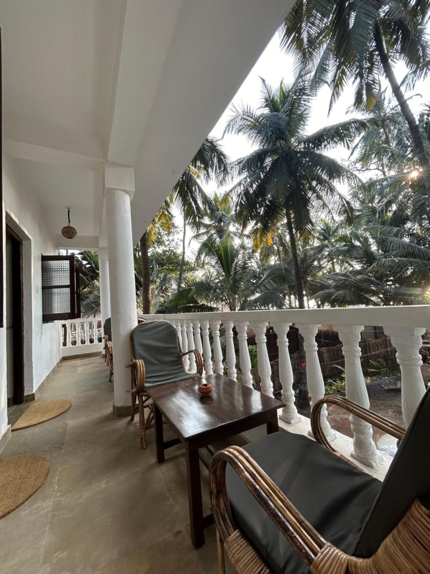 Silent Beach Resort Mandrem Ngoại thất bức ảnh