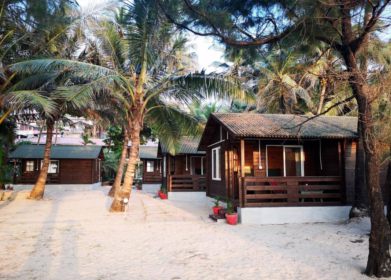 Silent Beach Resort Mandrem Ngoại thất bức ảnh