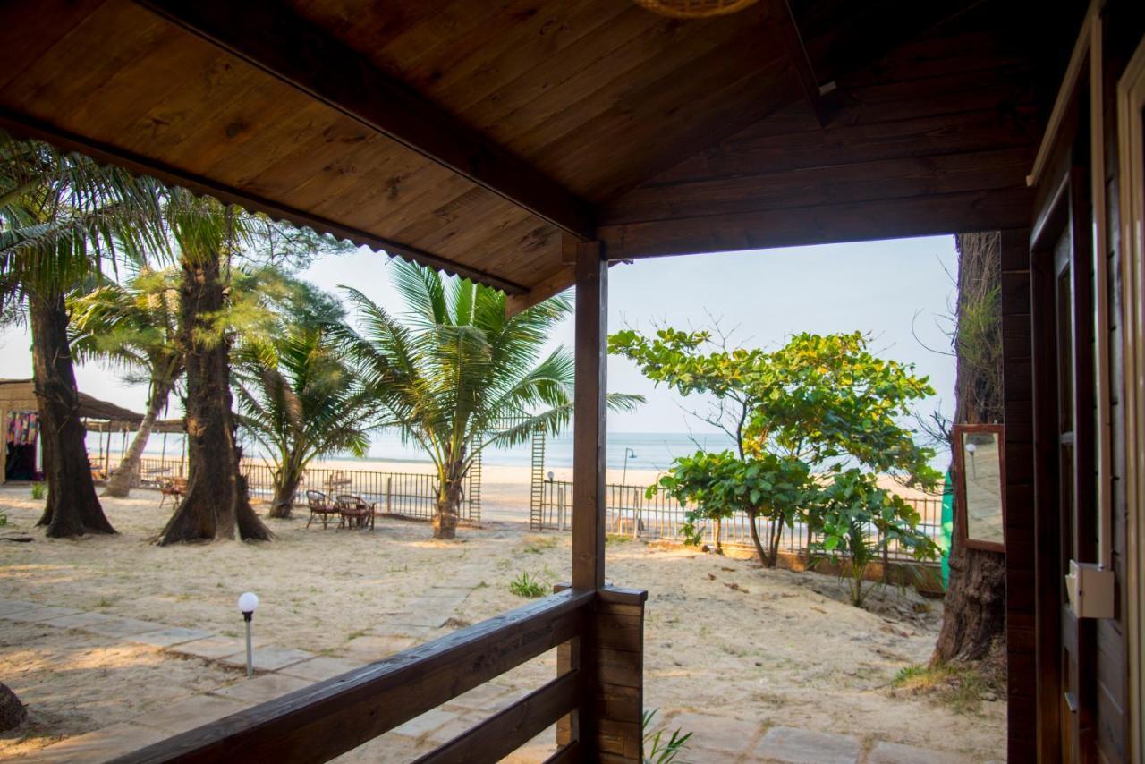 Silent Beach Resort Mandrem Ngoại thất bức ảnh