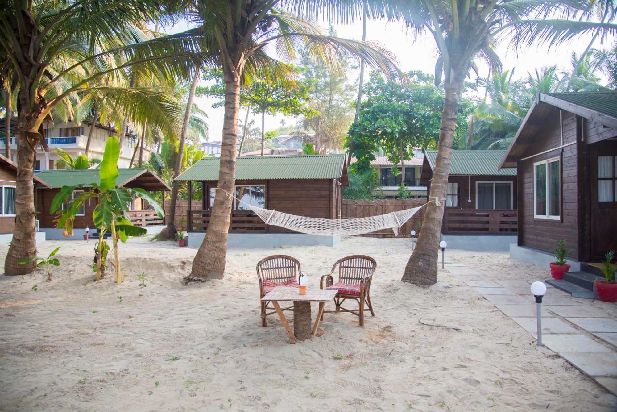 Silent Beach Resort Mandrem Ngoại thất bức ảnh