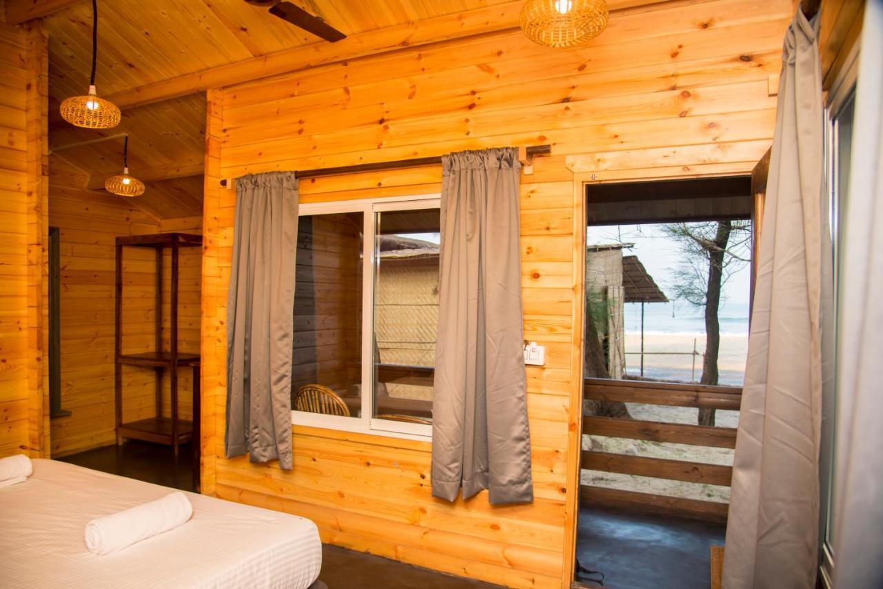 Silent Beach Resort Mandrem Ngoại thất bức ảnh