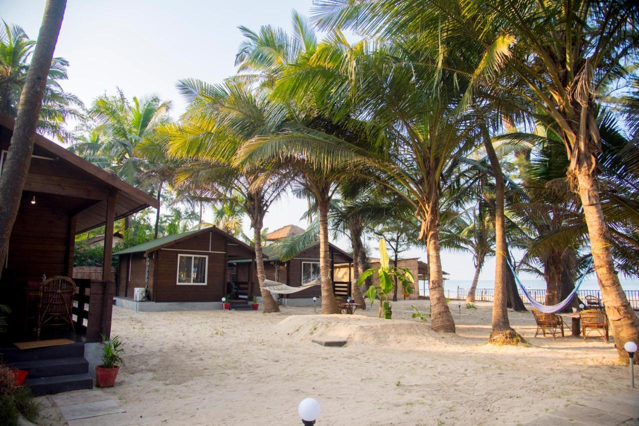 Silent Beach Resort Mandrem Ngoại thất bức ảnh