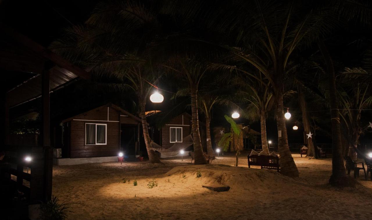 Silent Beach Resort Mandrem Ngoại thất bức ảnh